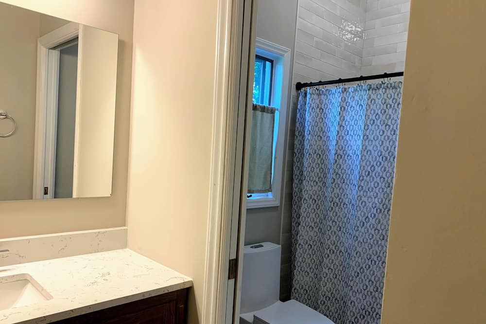 Photo of Bathroom in East End - Valley Street