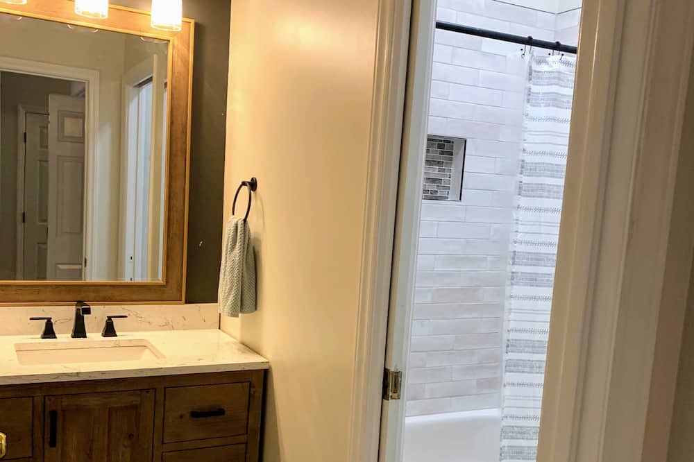 Photo of Bathroom in East End - Valley Street