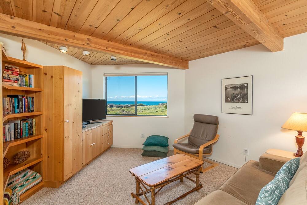 Photo of Bedroom in Sea Ranch