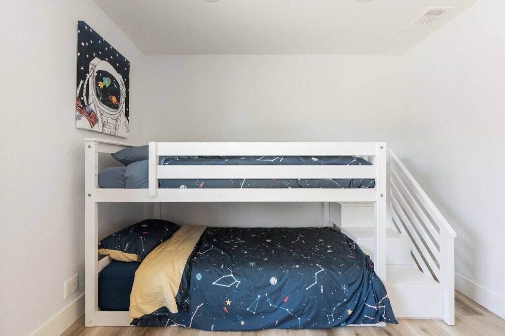 Photo of Bedroom in Laguna Hills