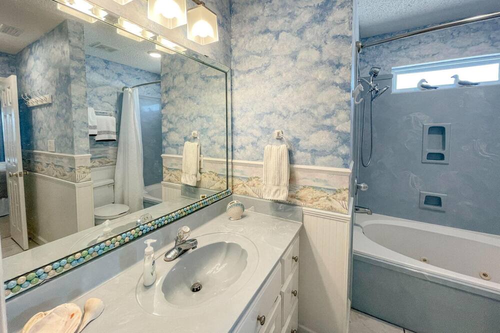 Photo of Bathroom in Silver Cay