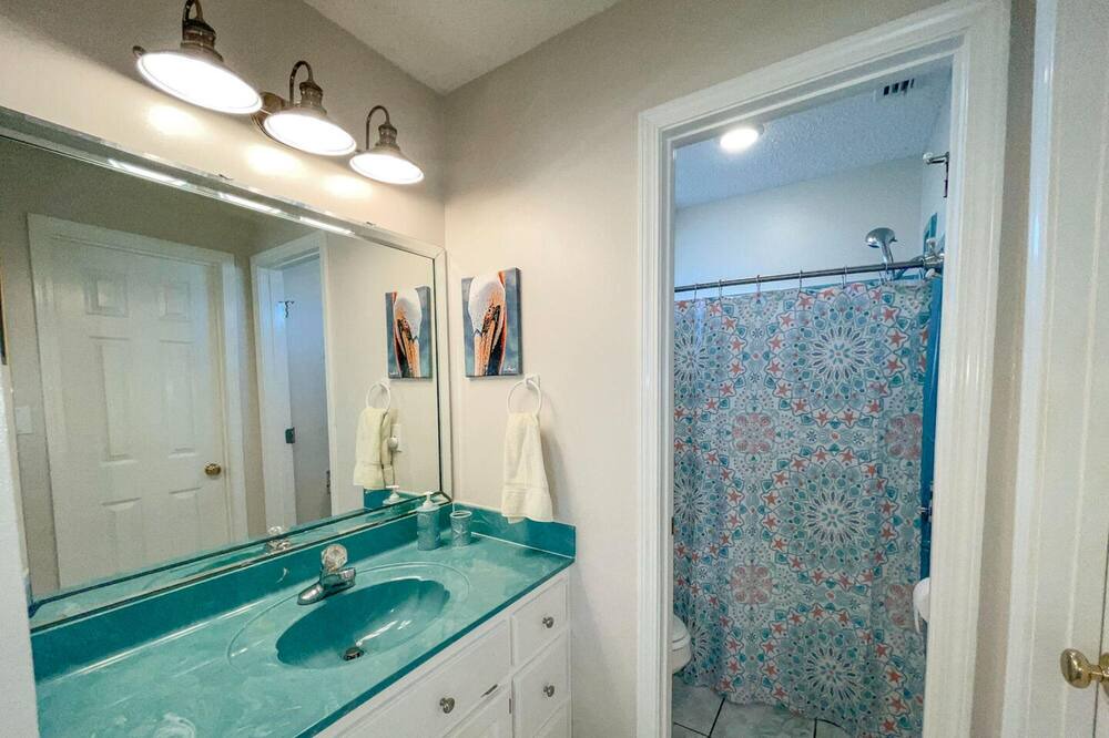 Photo of Bathroom in Silver Cay