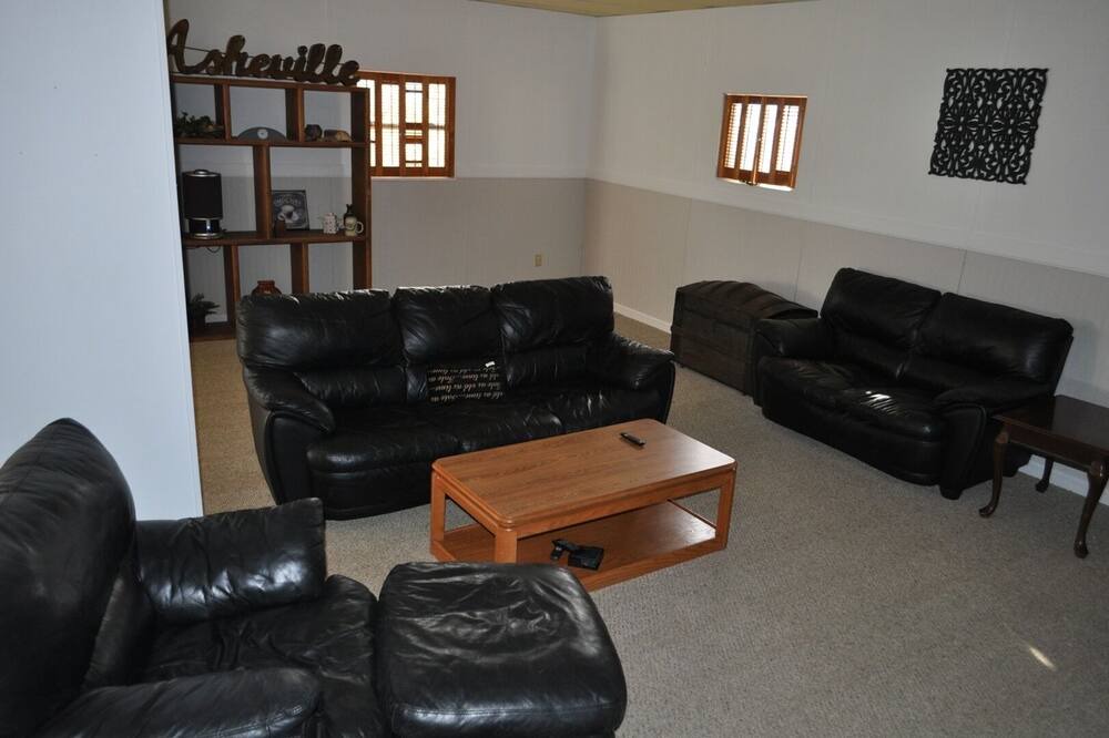Photo of Livingroom in Oakley