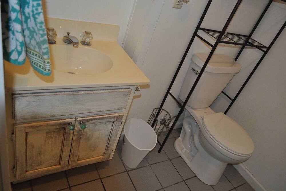 Photo of Bathroom in Oakley