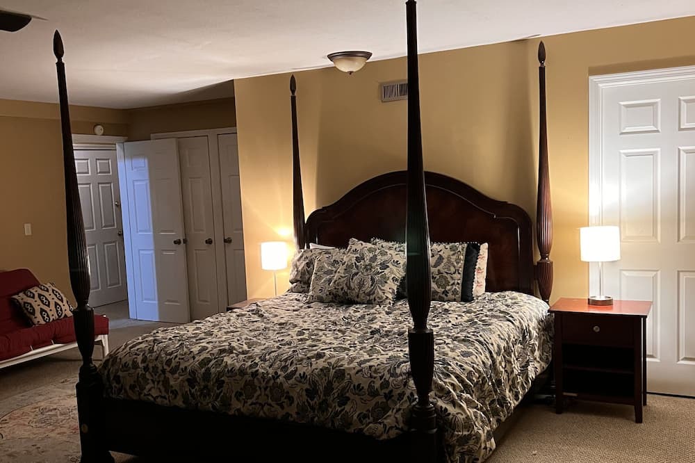 Photo of Bedroom in Oakley