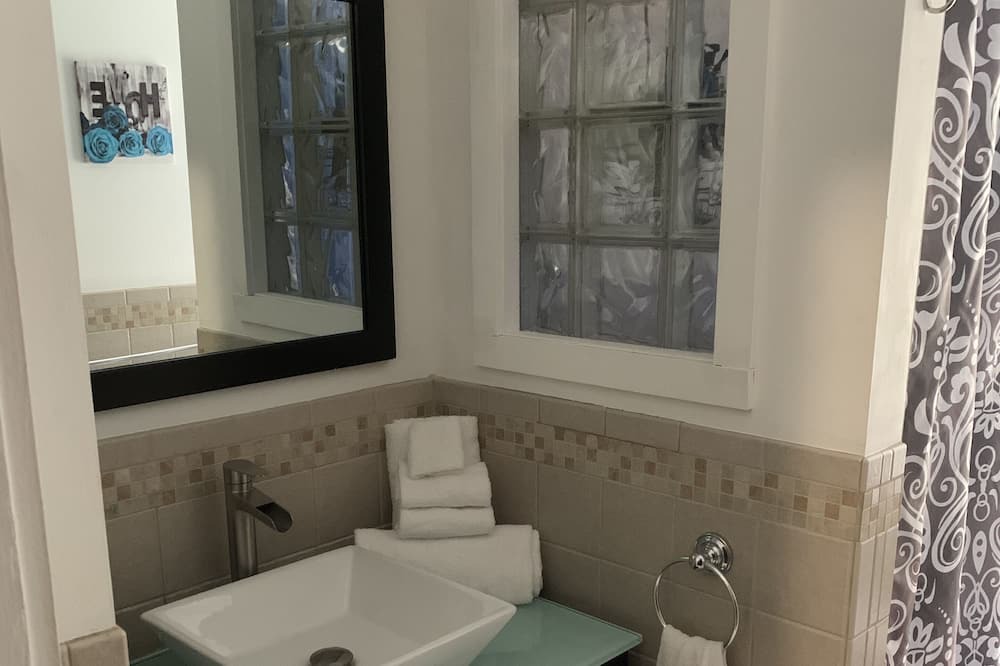 Photo of Bathroom in Tallman