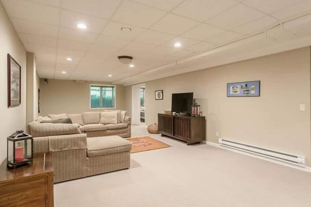 Photo of Bedroom in Bushnell Basin