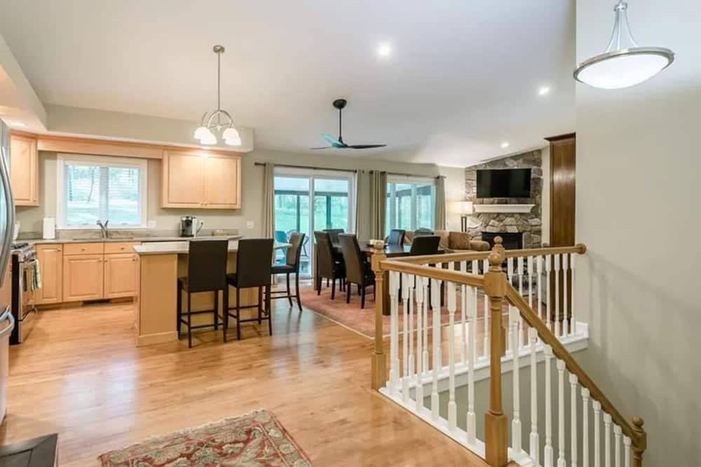 Photo of Bedroom in Bushnell Basin