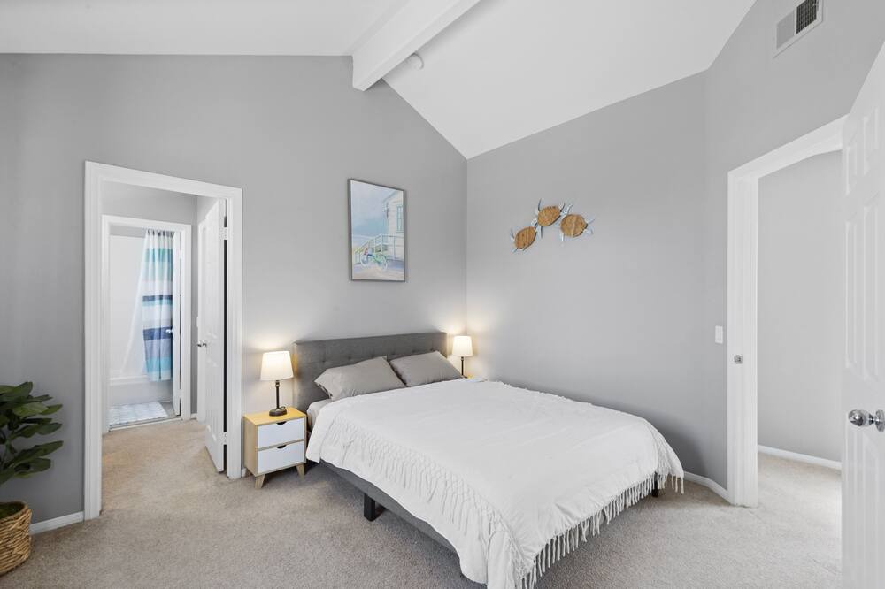 Photo of Bedroom in Huntington Beach