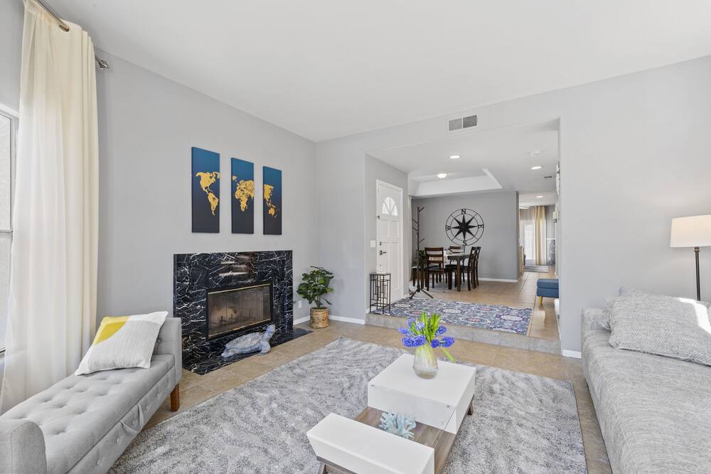 Photo of Livingroom in Huntington Beach