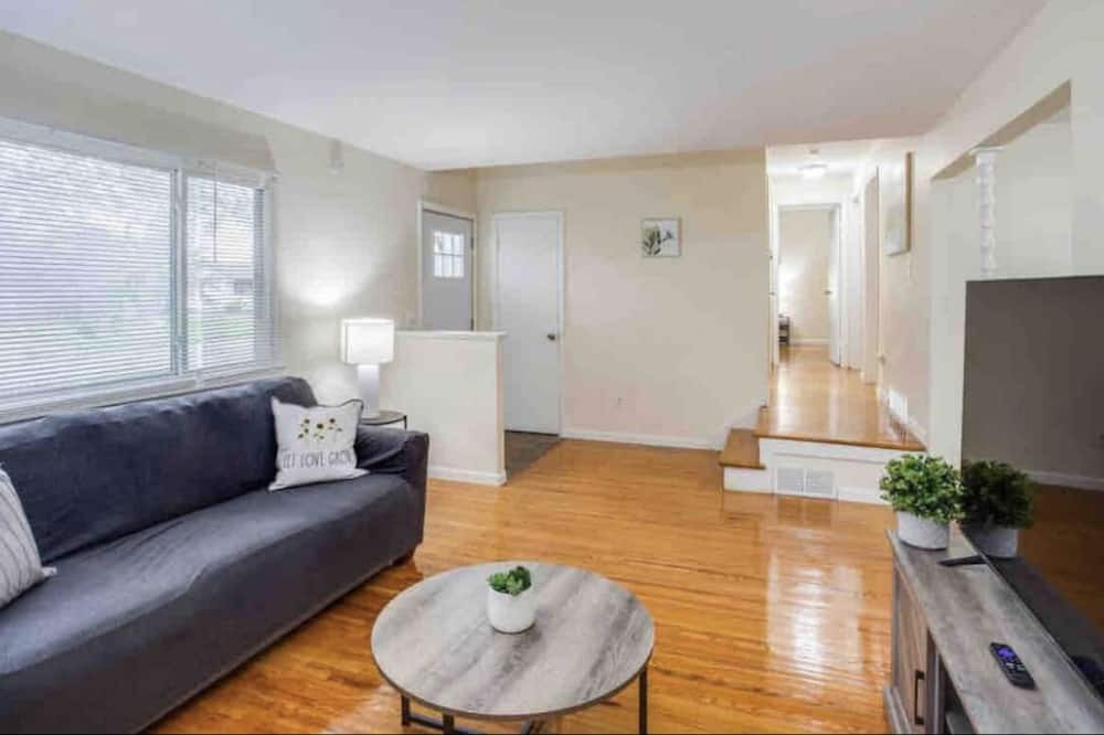 Photo of Livingroom in Rochester