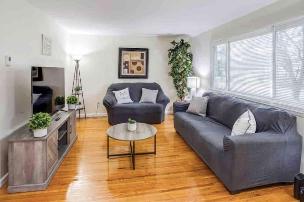 Photo of Livingroom in Rochester