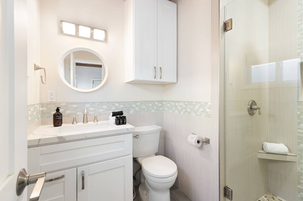 Photo of Bathroom in South Mission Beach