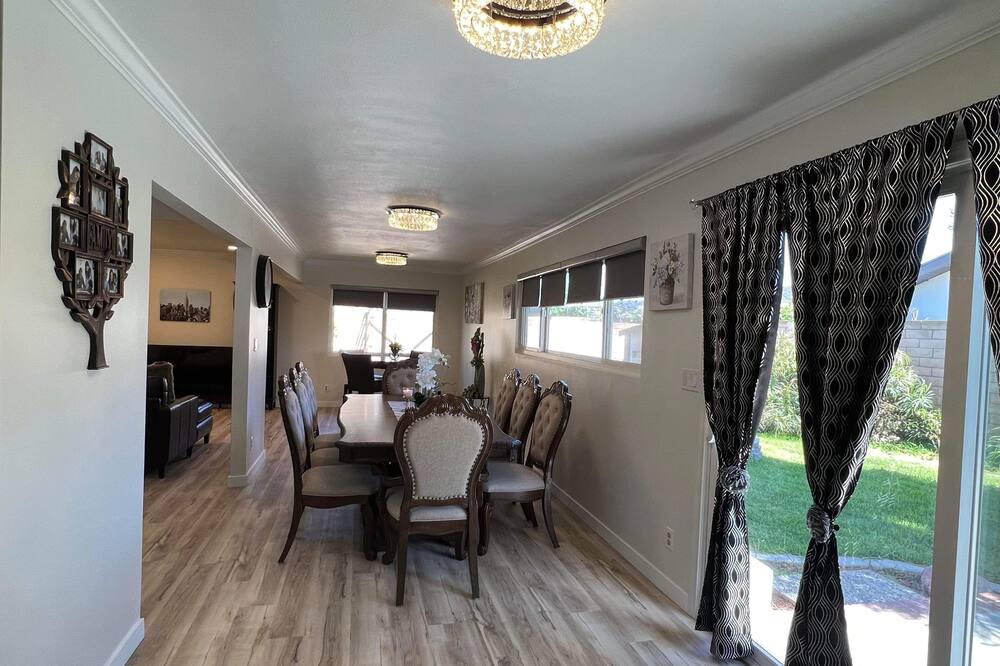 Photo of Livingroom in Fountain Valley