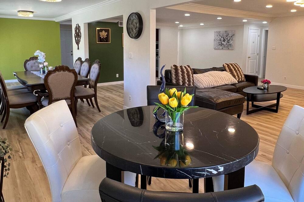 Photo of Bedroom in Fountain Valley