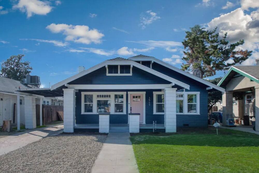 Photo of Outdoor in Raisin