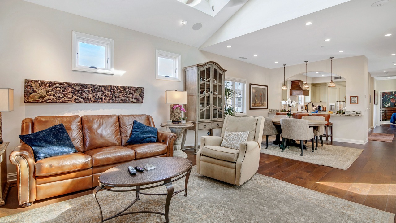 Photo of Livingroom in Old Towne