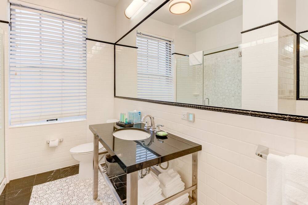 Photo of Bathroom in Park West