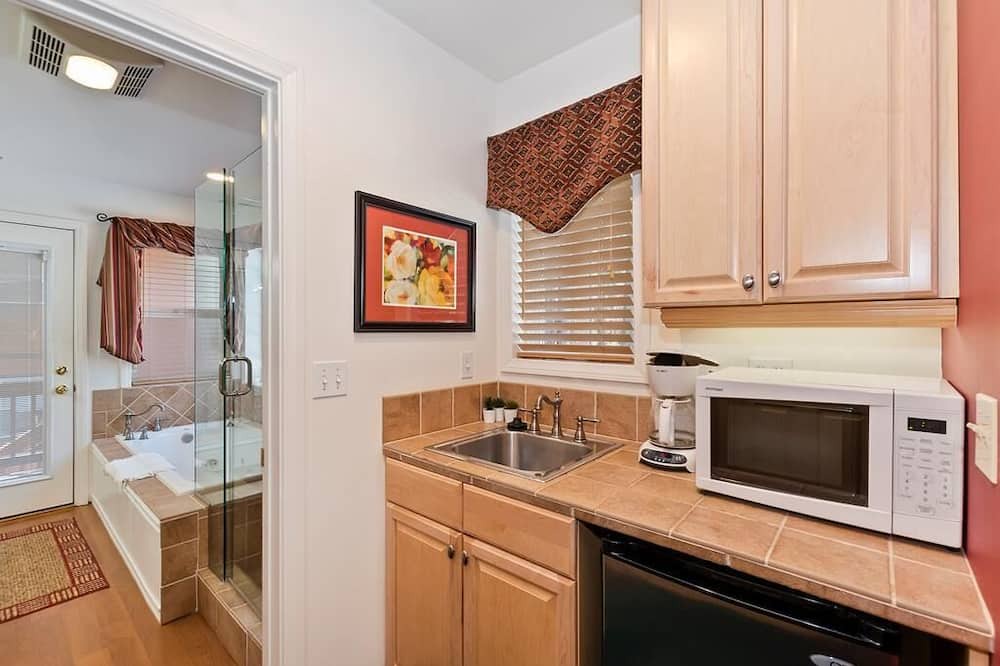 Photo of Kitchen in Summit Estates