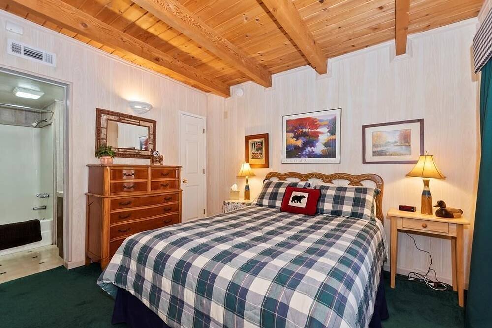Photo of Bedroom in Summit Estates