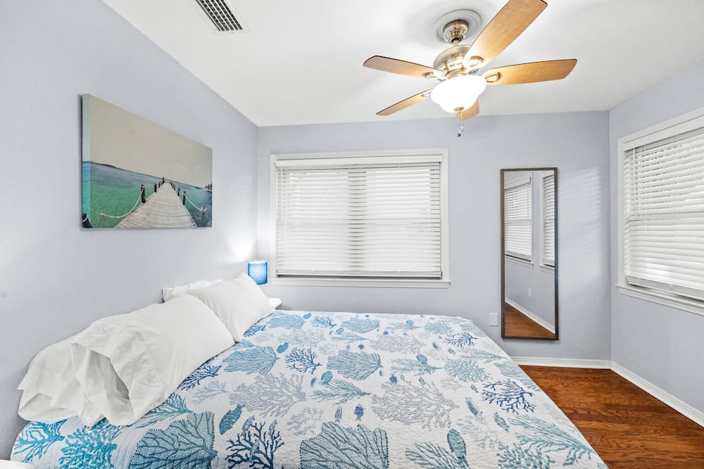 Photo of Bedroom in East Pensacola Heights