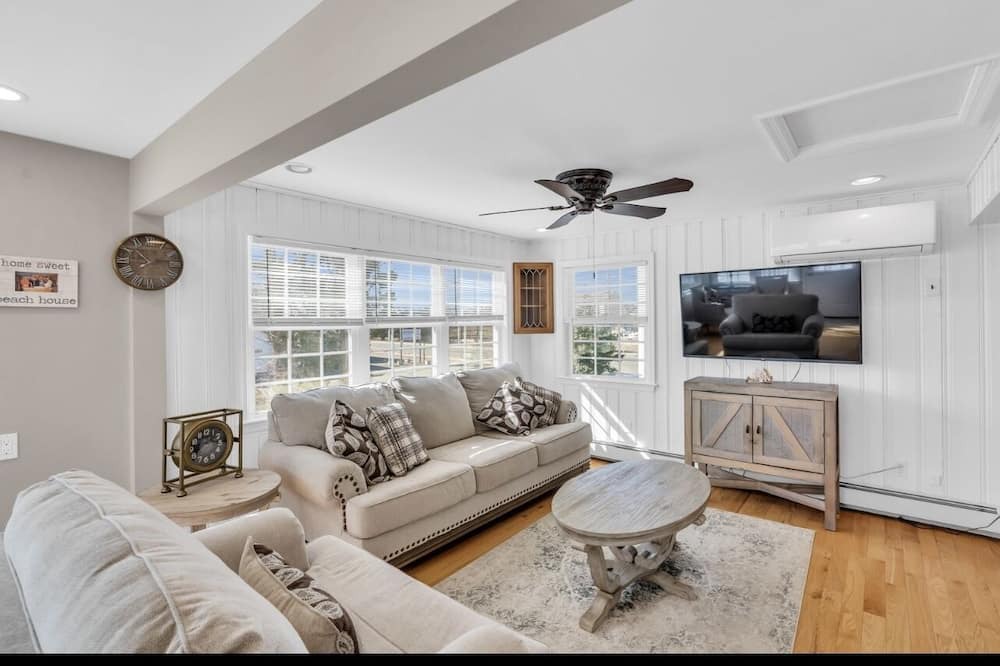 Photo of Livingroom in Normandy Beach