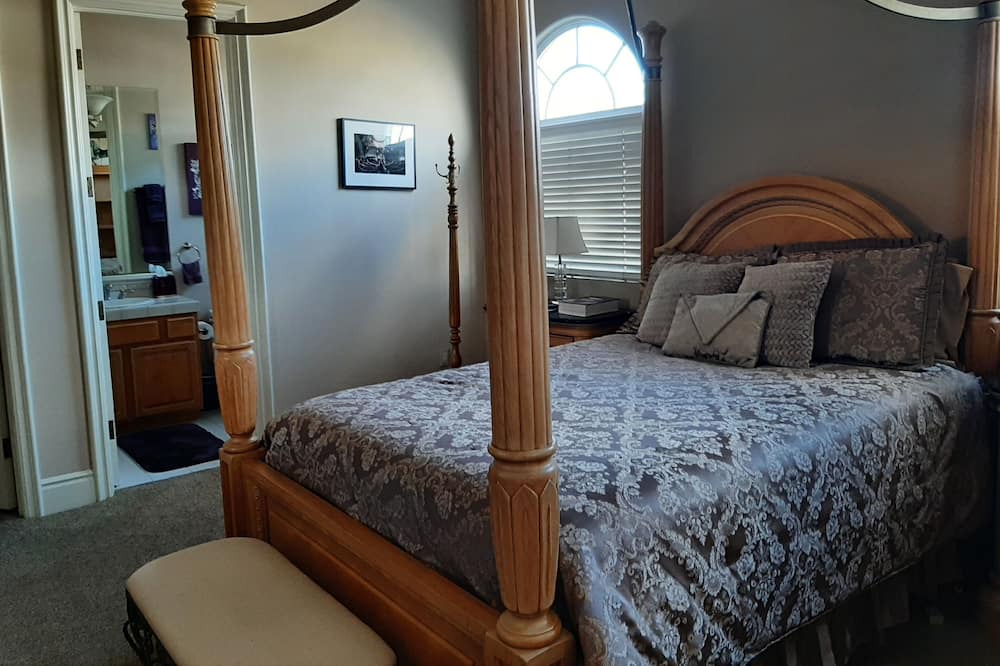 Photo of Bedroom in Laguna Hills