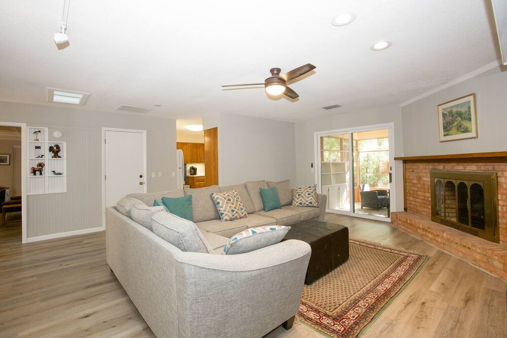 Photo of Livingroom in Pinehurst