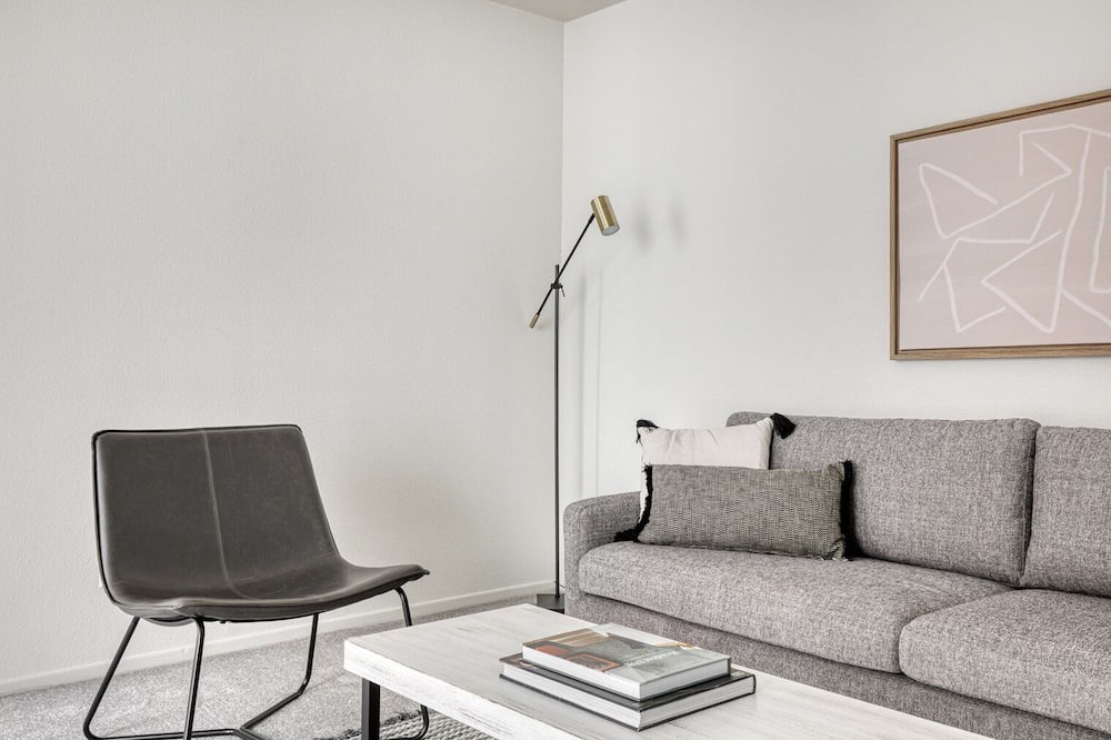Photo of Livingroom in Los Feliz