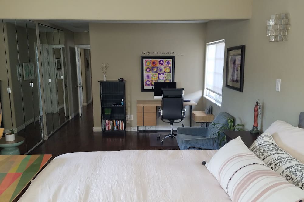 Photo of Bedroom in Old Towne