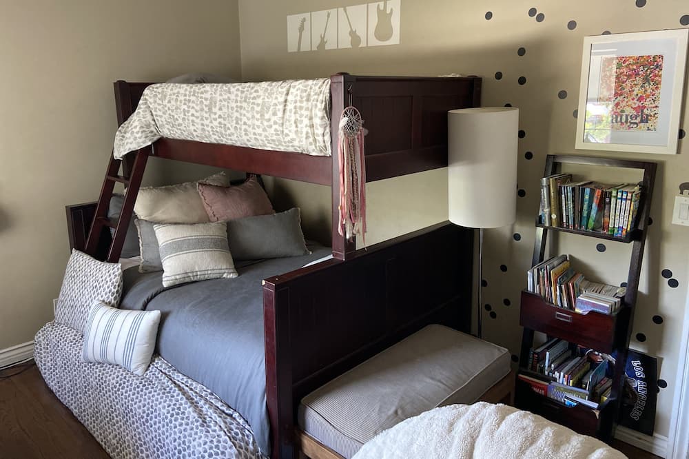 Photo of Bedroom in Old Towne