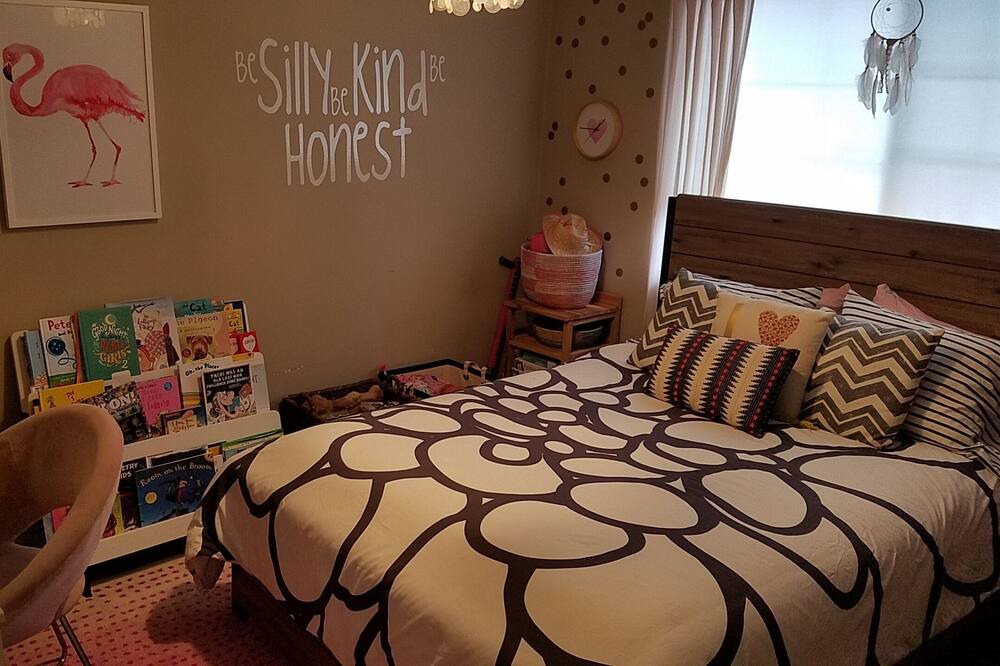 Photo of Bedroom in Old Towne