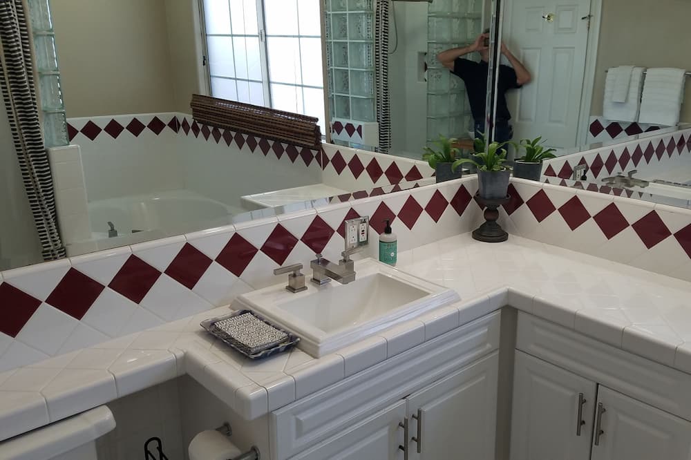 Photo of Bathroom in Old Towne