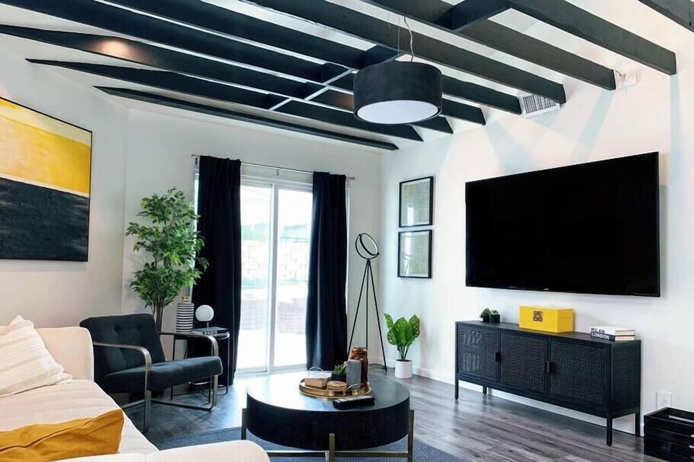 Photo of Livingroom in Inglewood