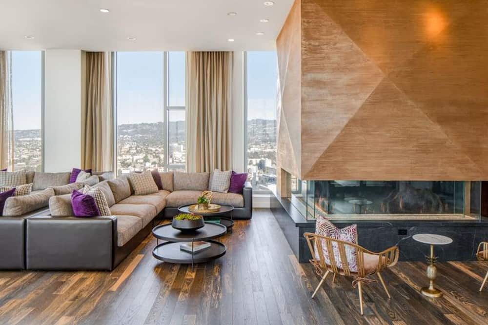 Photo of Livingroom in Downtown Oakland