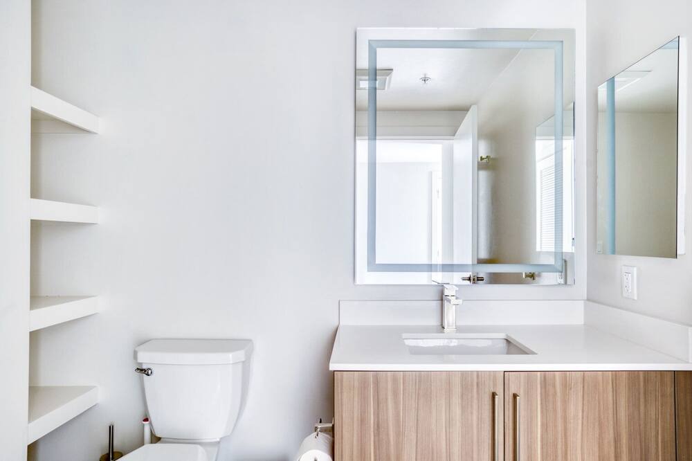 Photo of Bathroom in Downtown Oakland