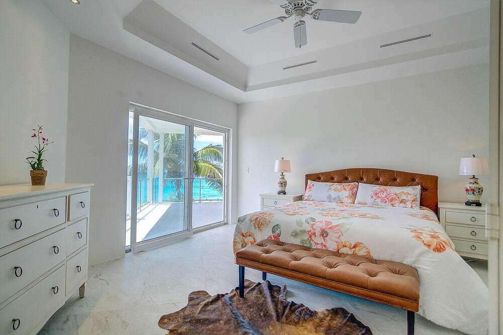 Photo of Bedroom in Nassau