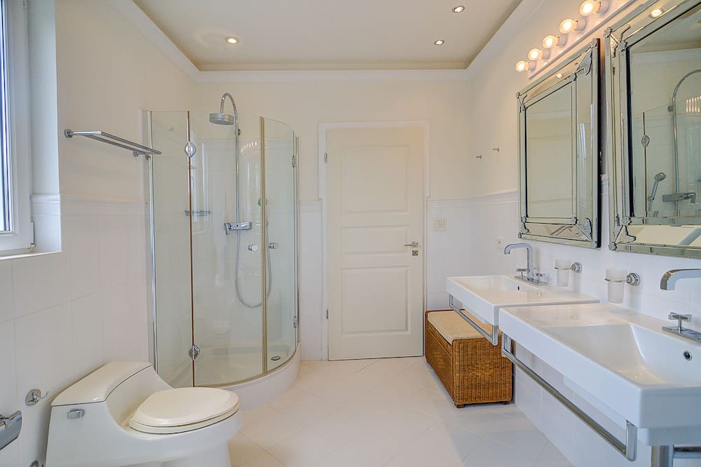 Photo of Bathroom in Nassau