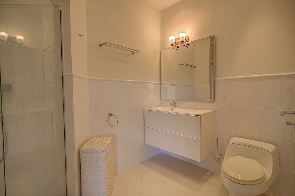 Photo of Bathroom in Nassau