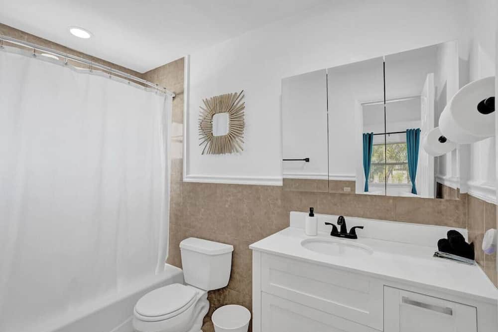 Photo of Bathroom in South Middle River