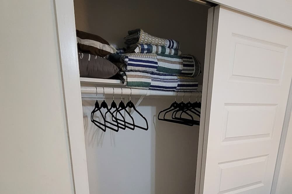 Photo of Bedroom in Biscayne Park