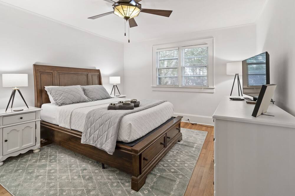 Photo of Bedroom in Plaza Midwood