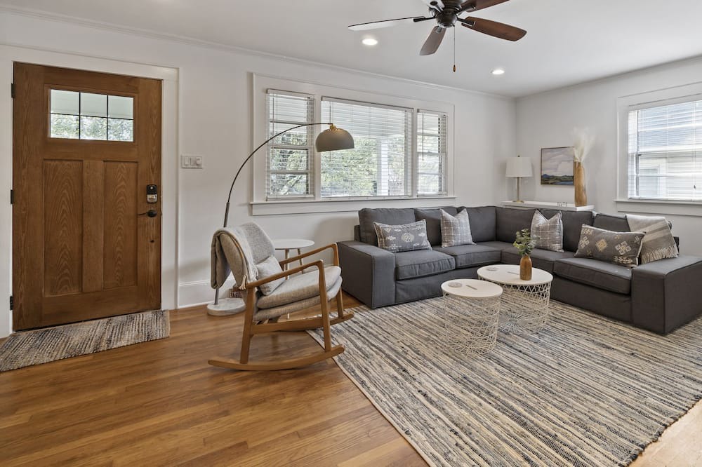 Photo of Livingroom in Plaza Midwood