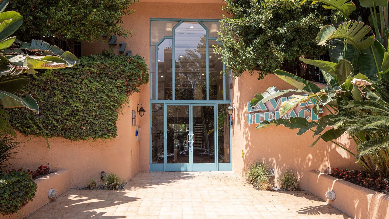 Photo of Outdoor in Hollywood Hills West