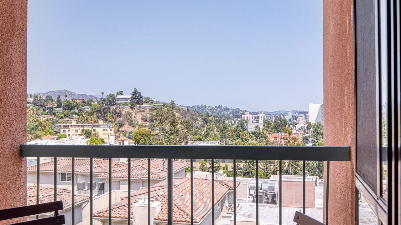 Photo of Outdoor in Hollywood Hills West