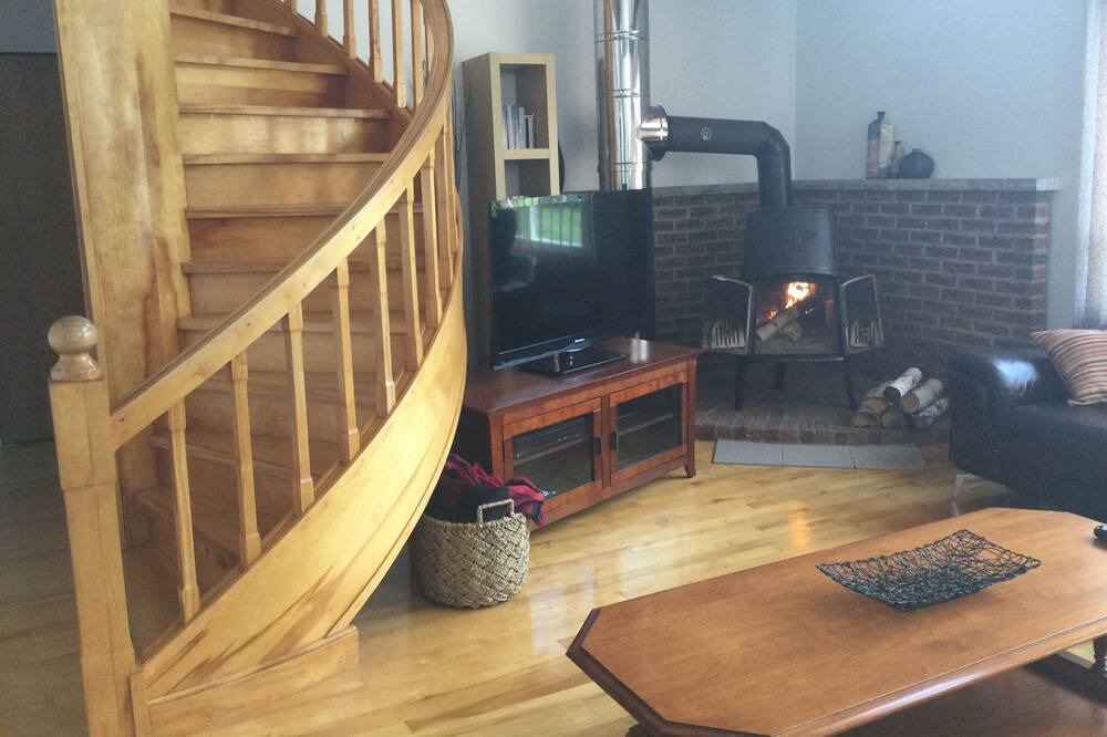 Photo of Livingroom in L'Anse-Saint-Jean