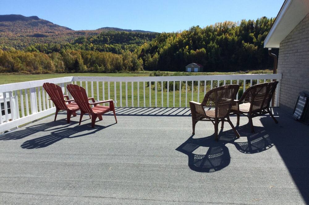 Photo of Patio Balcony in L'Anse-Saint-Jean