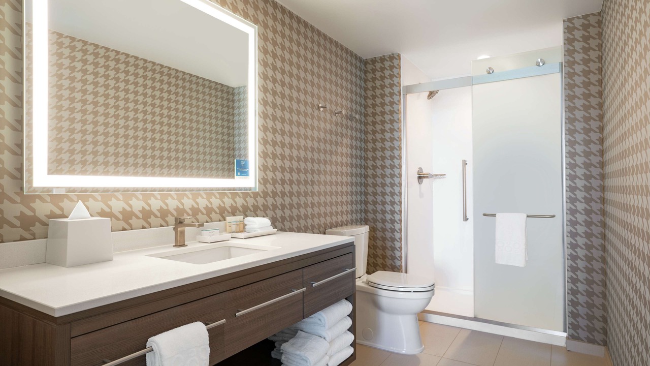 Photo of Bathroom in Warner Center