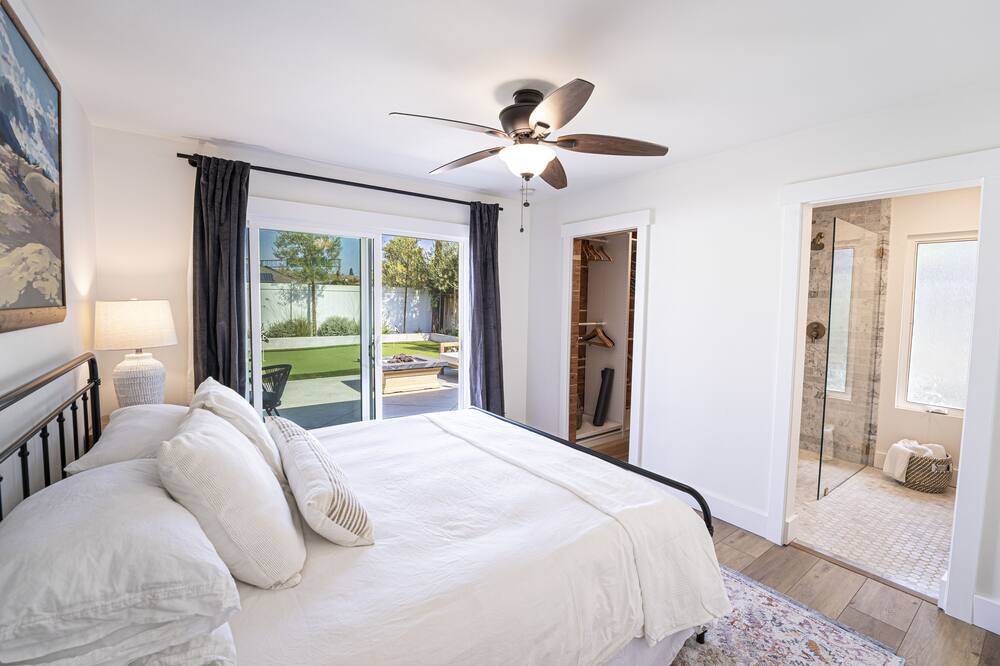Photo of Bedroom in Costa Mesa