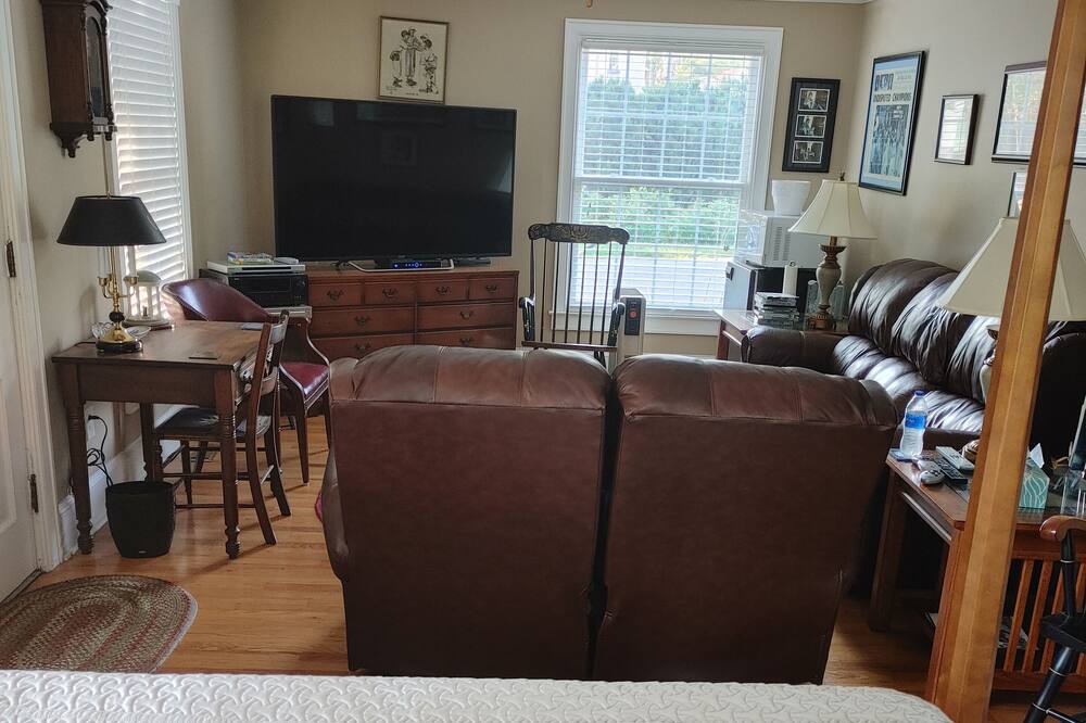Photo of Livingroom in Emory